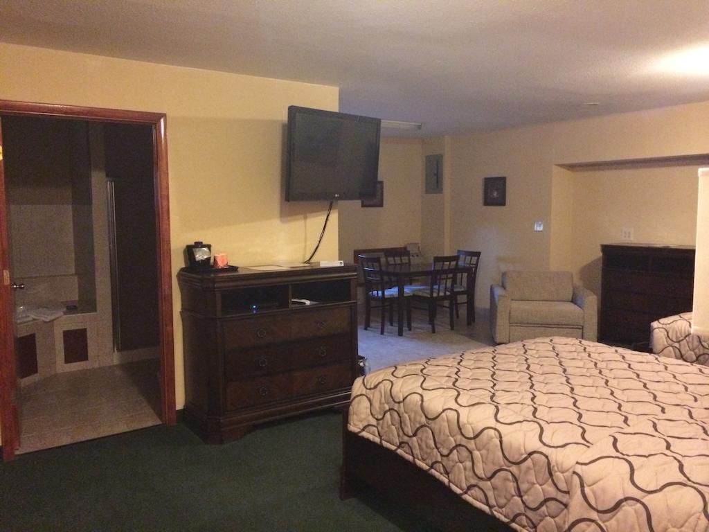 Pacer Inn & Suites Motel Delaware Room photo